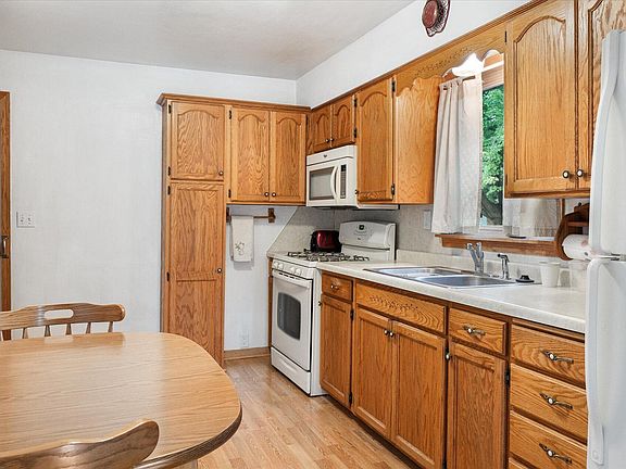 2nd image of 503 S 9th St