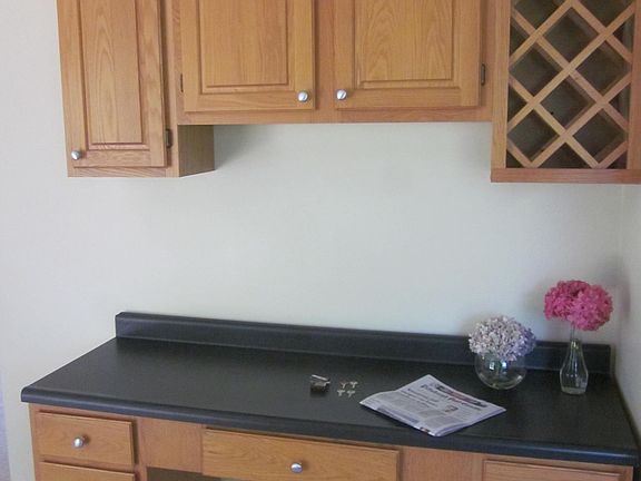 Built - in desk area w/ computer hookups