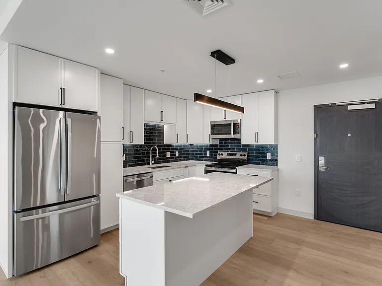 Bank Street Apartments — Photo 13