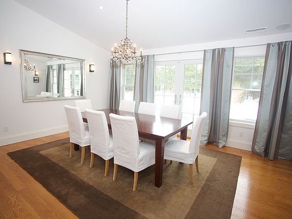 5th image of 4 Wintergreen Ln