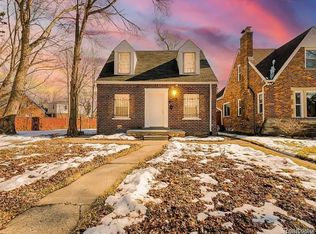 9744 Lakepointe St E, Detroit, MI 48224