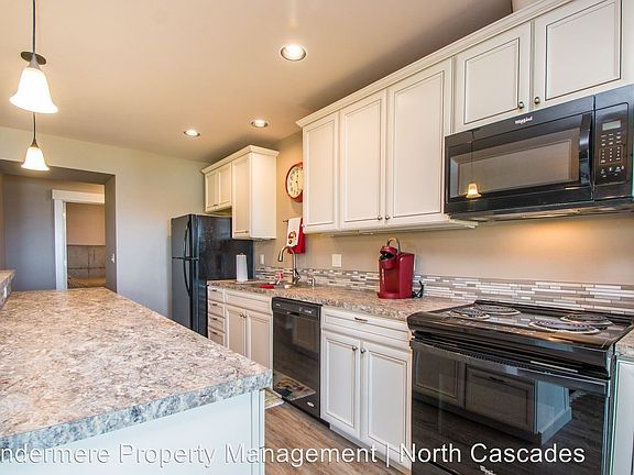 3rd image of 12817 E Lake Dr