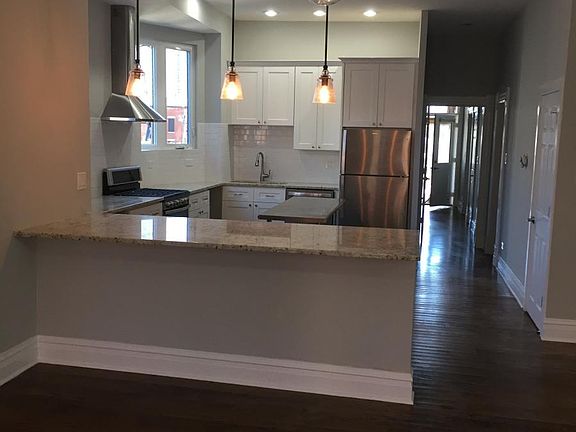 3rd image of 419 W Belden Ave APT 4