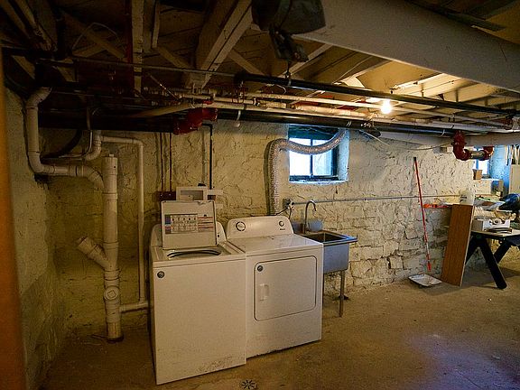 Private Laundry, storage