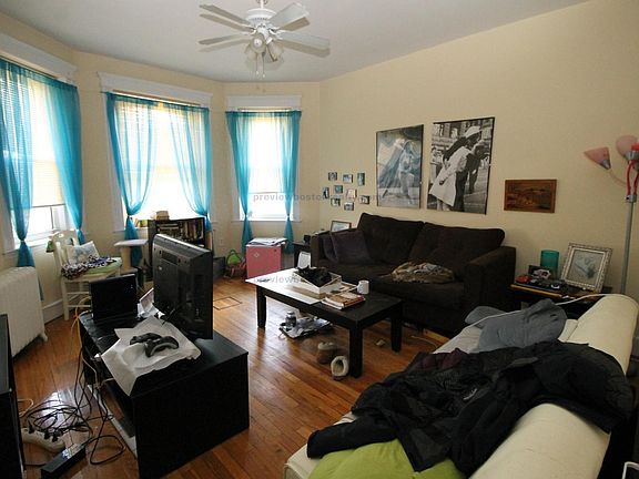 3rd image of 1637 Commonwealth Ave #Bw1