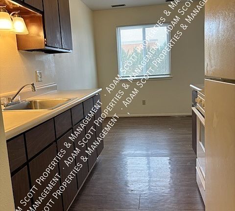3rd image of 1327 Southwestern Dr APT 13