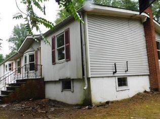 95 Delaware Rd, Columbia, NJ 07832