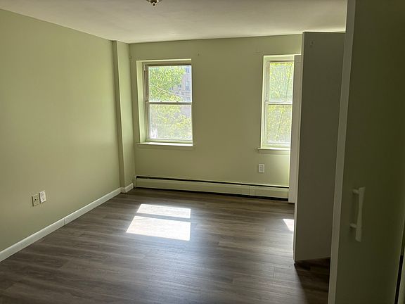 2nd image of 40 Owen St #Ab