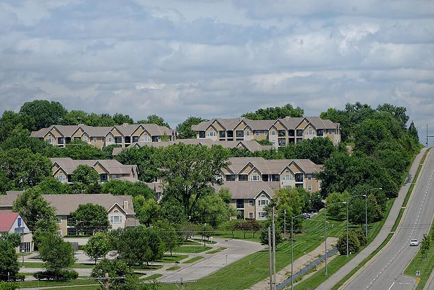 Pinnacle Woods — Photo 1