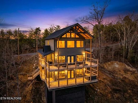 3rd image of 3051 Hatcher Top Rd