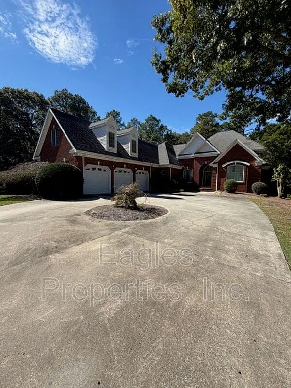 4 bed, 3.5 bath, $2,695 — Photo 2