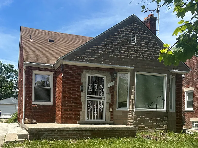7467 Winthrop St — Photo 1