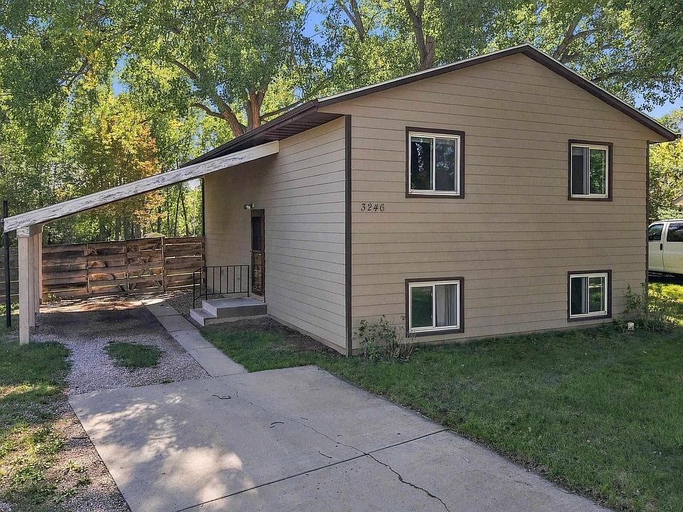 1st image of 3246 Hall St