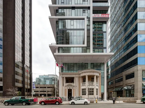 426 University Ave, Toronto, ON