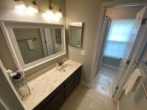 Second bathroom 