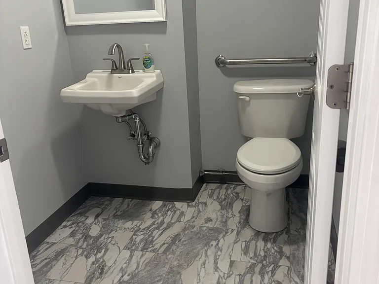1/2 bathroom