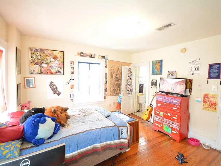 253 W Hansberry St #3F — Photo 14