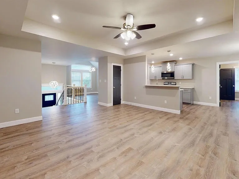 3755 SW Summerfield Dr — Photo 3