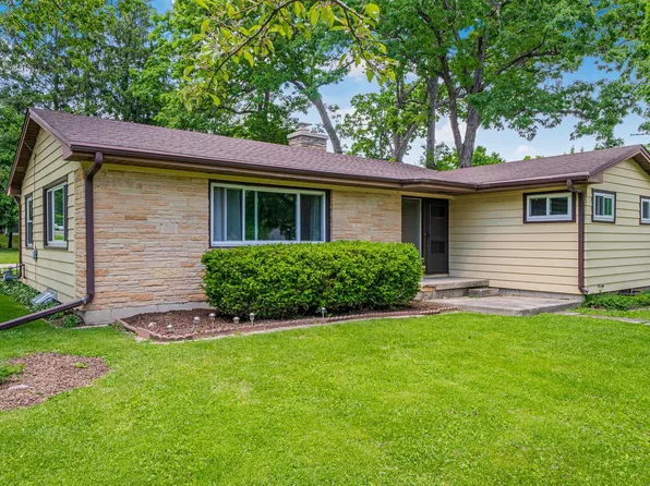 337 West South STREET, Lake Geneva, WI 53147