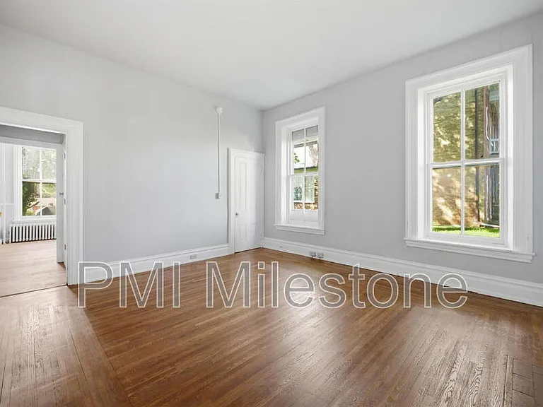 323 N Potomac St #1 — Photo 6
