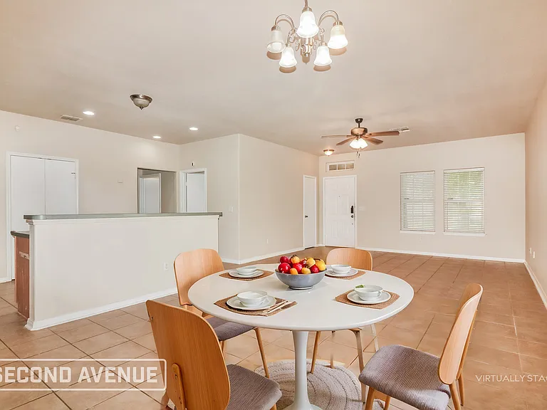2613 Las Brisas St — Photo 3