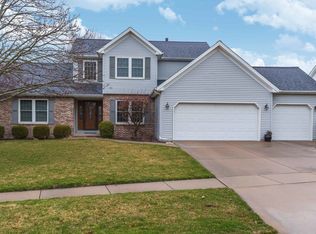 3304 Peppertree Ln, Bloomington, IL 61704