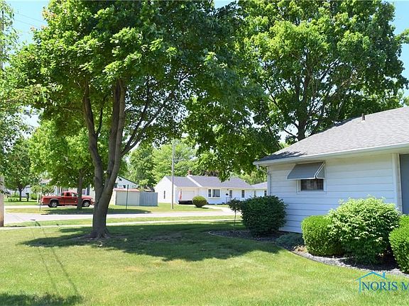 3rd image of 205 E Willow St