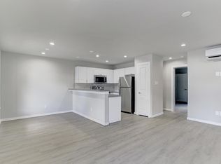 645 E 11th 1/2 St #13, Houston, TX 77008