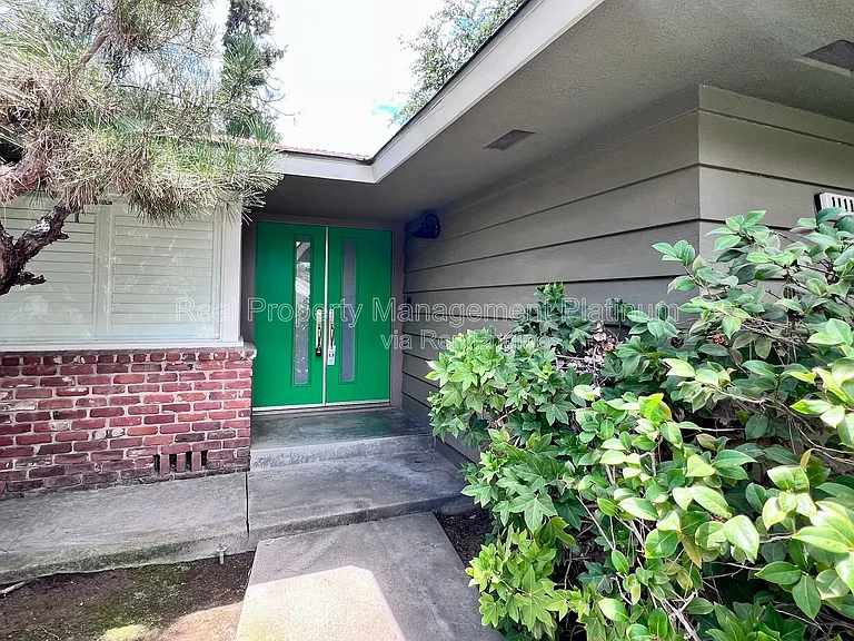 1111 W San Jose Ave — Photo 20