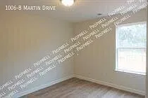 1006 Martin Drive — Photo 4