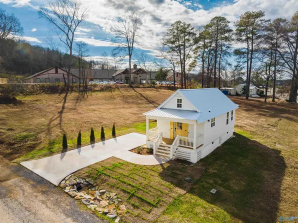 3324 Grant St, Guntersville, AL 35976