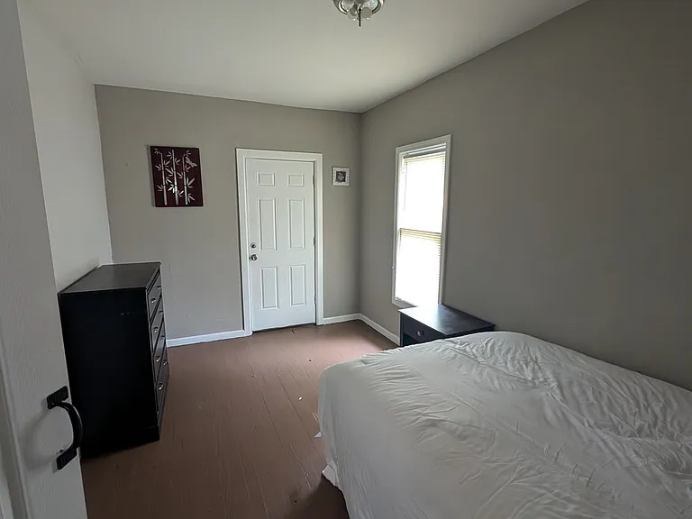 10932 Grantwood Ave — Photo 6