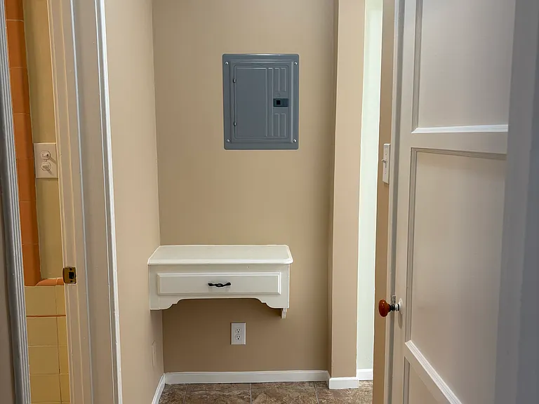1226 S Westmoreland Ave #2 — Photo 6