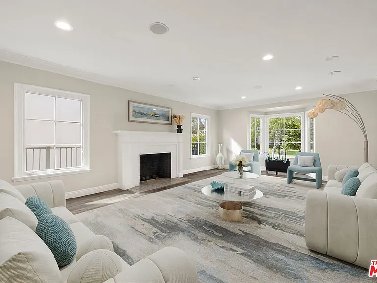 735 Thayer Ave — Photo 3
