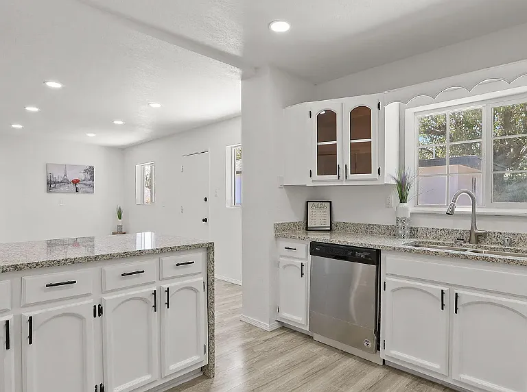 4924 Pikes Peak Dr — Photo 20