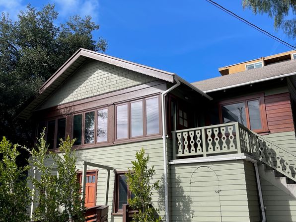 3255 Rowena Ave