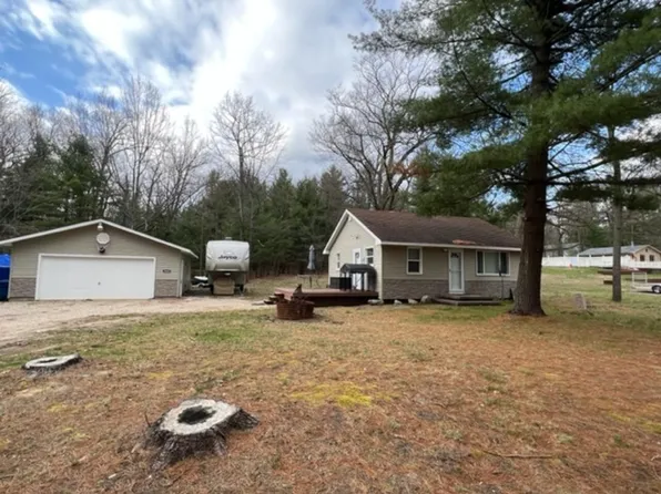 7082 W Nestel Rd, Houghton Lake, MI 48629