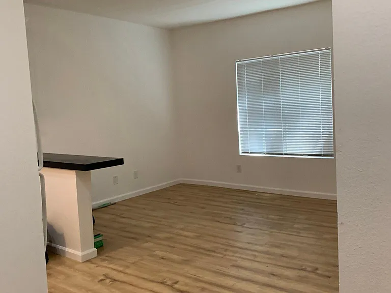 6223 Lexington Ave #4 — Photo 5
