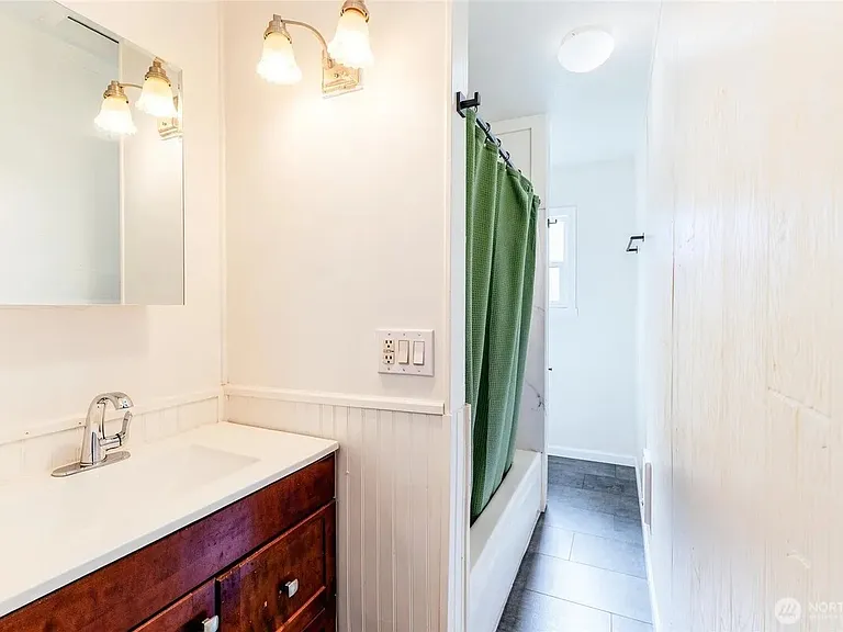 1102 N Sheridan Ave #D — Photo 4