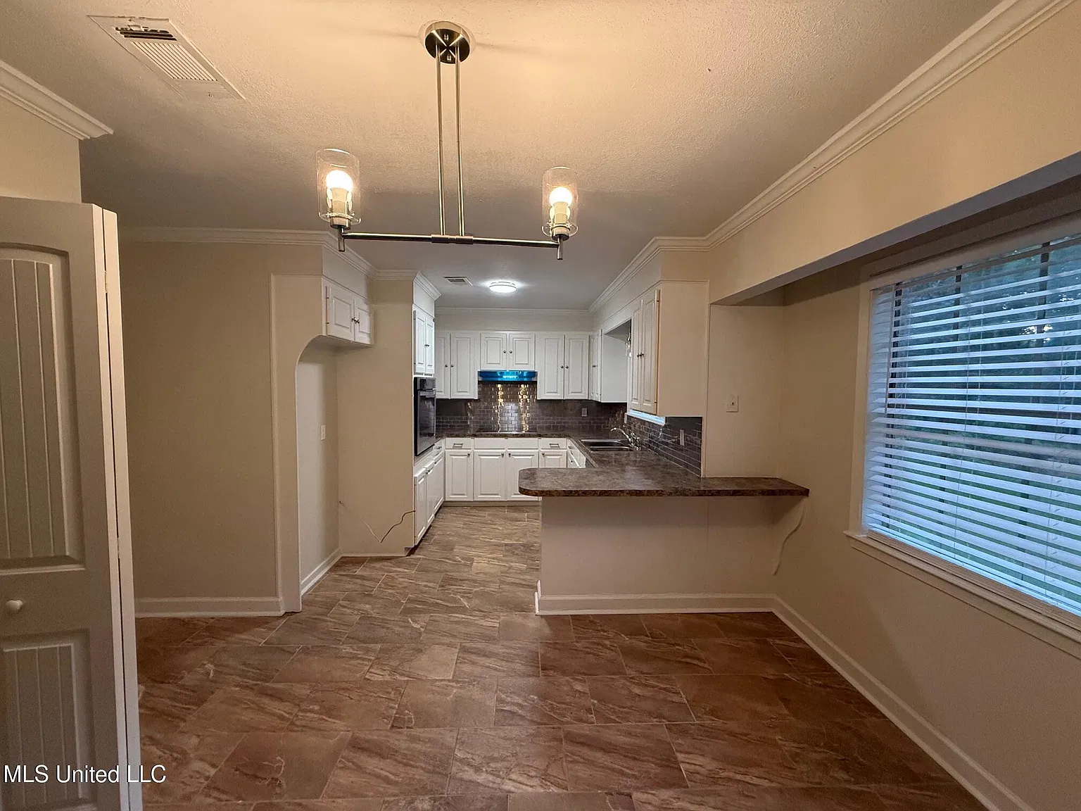 4 bed, 2.0 bath, 1798 sqft, $1,700 — Photo 4