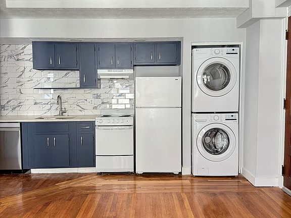 2nd image of 140 Cottage St APT 2L