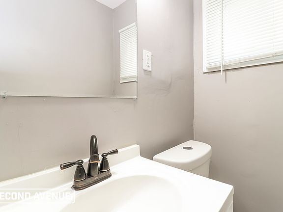 5th image of 8675 Desoto Dr