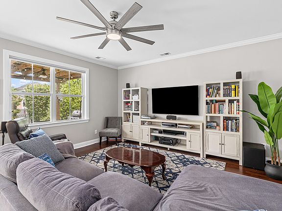 2nd image of 220 Crossandra Ave