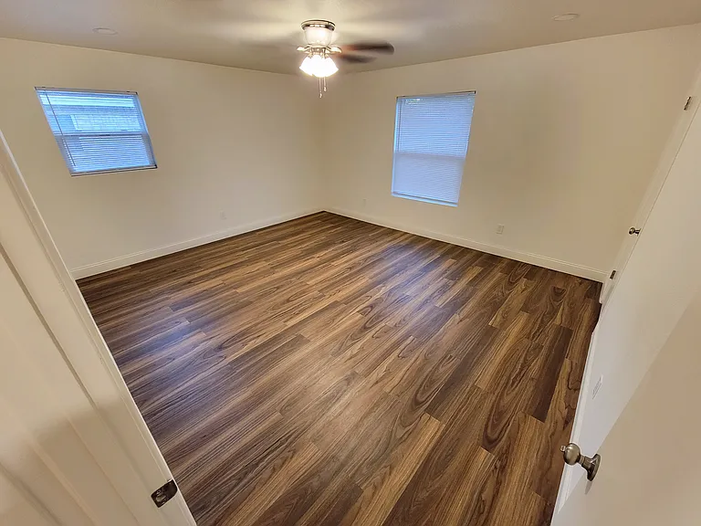 2410 Maxwell Dr — Photo 10