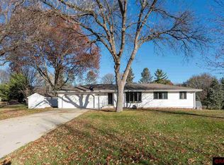 110 Capri Dr, Mankato, MN 56001