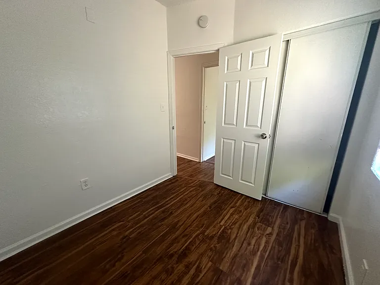 1033 Hoffman Ave #12 — Photo 13