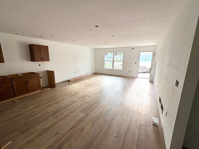 4654 Pierce Dr — Photo 7