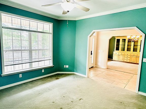 5th image of 1001 Fleming Dr