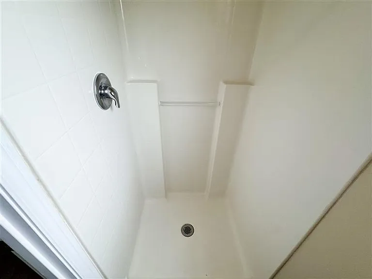 Tudor Manor — Photo 15
