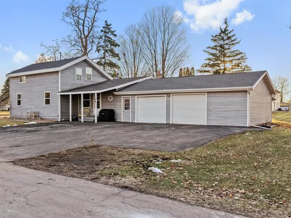 104 N 3rd Ave, Winneconne, WI